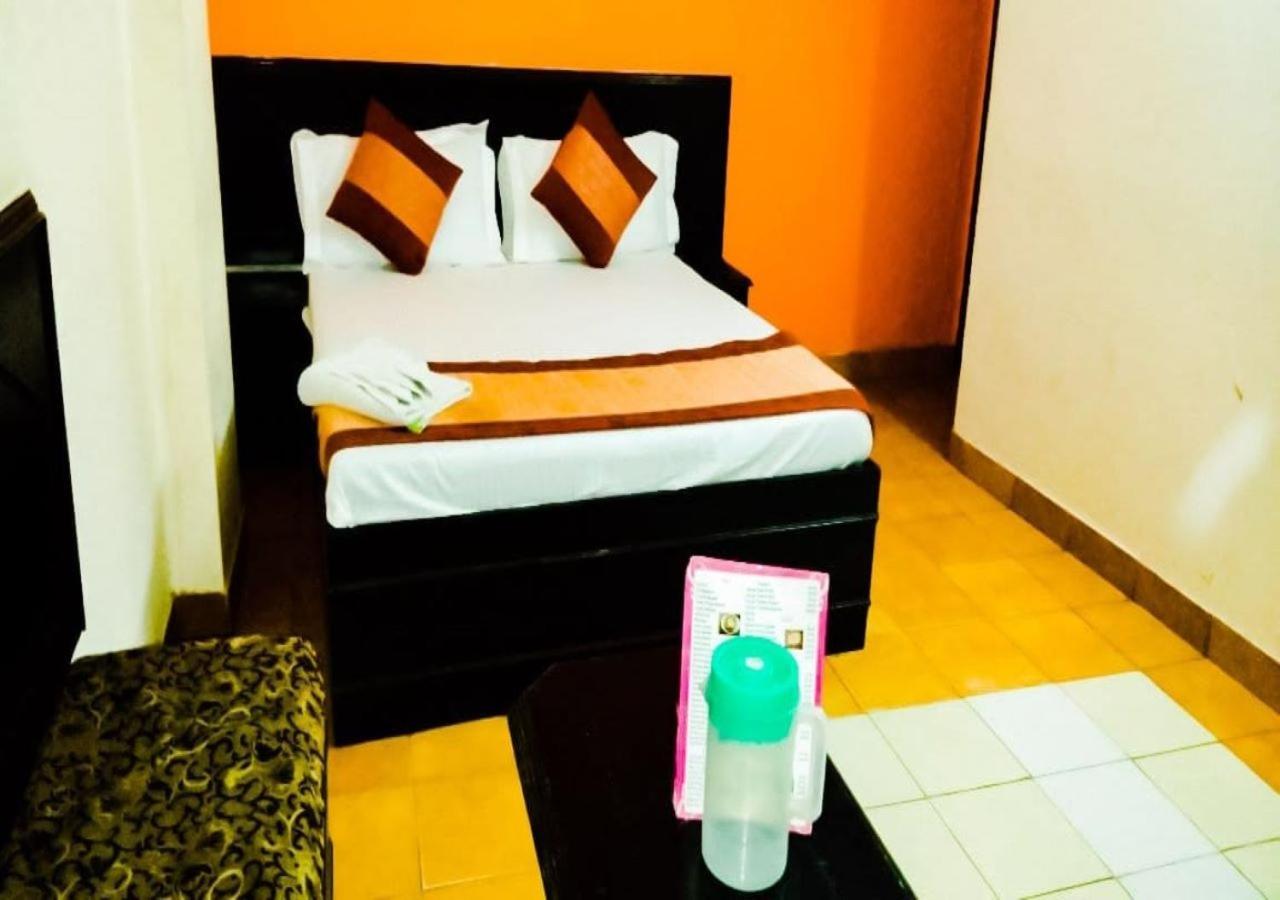 Hotel International Neelam Near New Delhi Railway Station 뉴델리 외부 사진